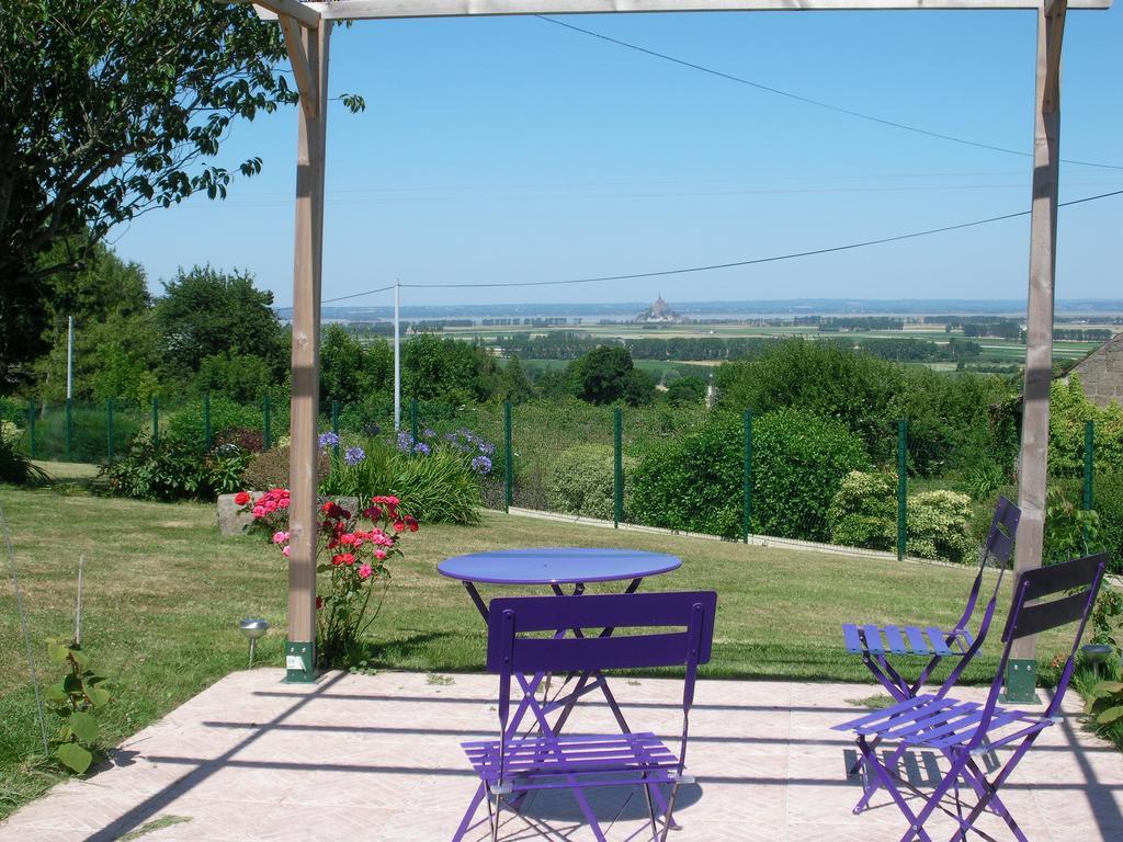 Mamoucafecouette Bed & Breakfast Roz sur Couesnon Bagian luar foto